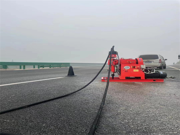 宁强马路路基路面开裂下沉注浆加固灌浆